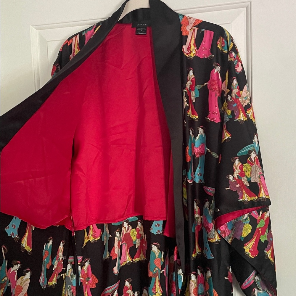 Natori Geisha Printed Satin Tie Waist Wrap Robe - Picture 4 of 5